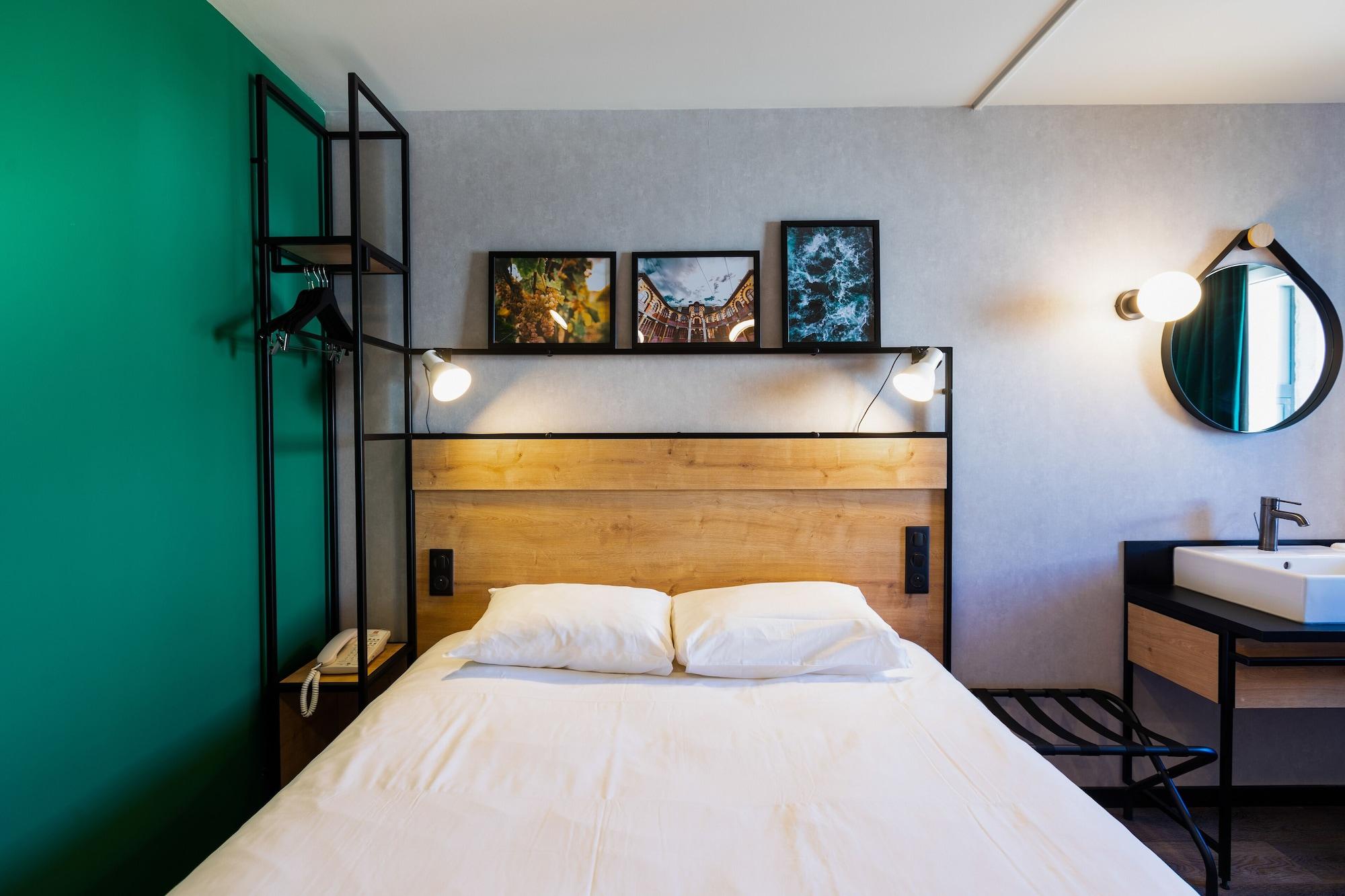 Ibis Centre Hotel 3*